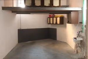 Box 18 mq Viale Campania