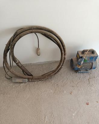 Vibratore per calcestruzzo