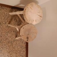 Sgabelli artigianali in legno