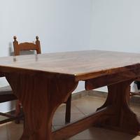 Tavolo in legno di ulivo