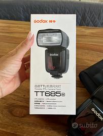 Flash Godox TT685N attacco Nikon