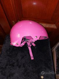 casco rosa da bimba Axelo