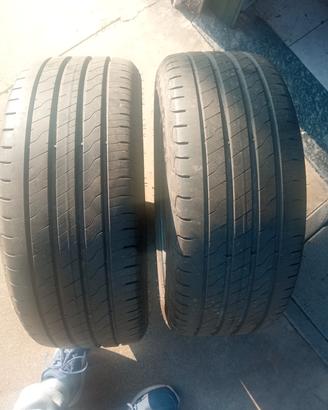 gomme 215/45/R16