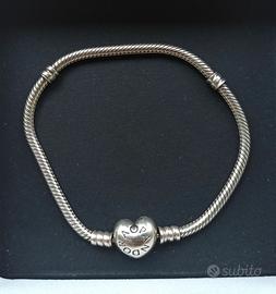 bracciale PANDORA MOMENTS chiusura a cuore 