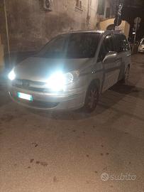 Peugeot 807 2.2hdi