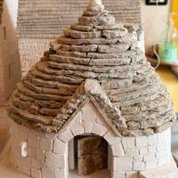 Trullo in miniatura fatto a mano in vera pietra