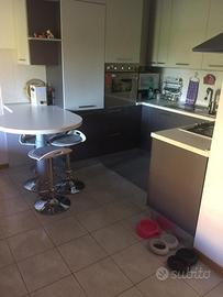 Cucina pari al nuovo