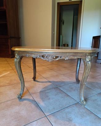 Tavolino in stile classico