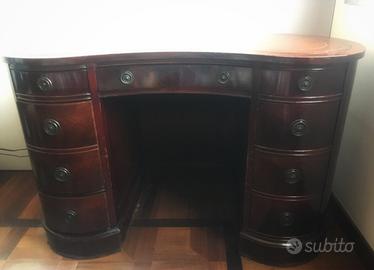 Scrivania a fagiolo in mogano XIX Sec