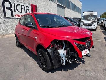 Lancia Ypsilon 1.0 FireFly 5 porte S&S Hybrid Silv