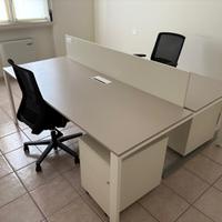 Scrivania da ufficio per due postazioni