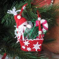 Varie composizioni con Babbo Natale ad uncinetto