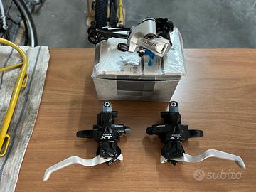 Leve Shimano XT dual e deragliatore posteriore