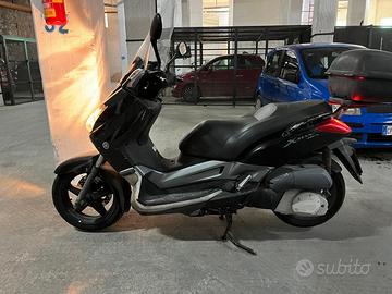 Yamaha Xmax 250