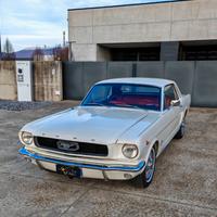Ford MUSTANG coupè (RESTAURO TOTALE)
