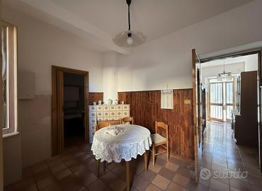 Indipendente due livelli -spazi esterni Domusnovas