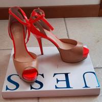 Sandalo Guess vernice beige e corallo 