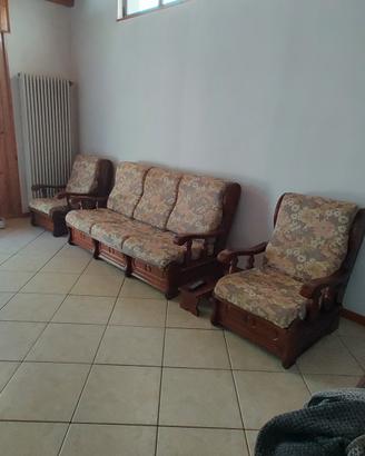 Divano in legno massiccio 