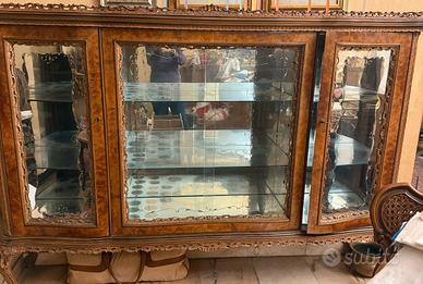 Vetrina cristalleria in stile Chippendale