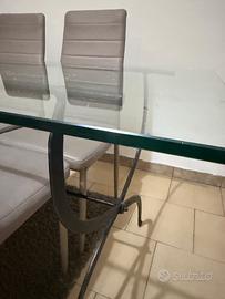 Tavolo in vetro