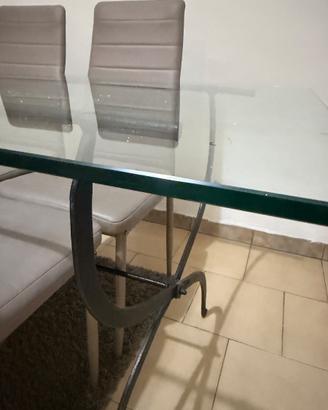 Tavolo in vetro