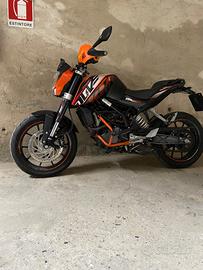 KTM duke 125
