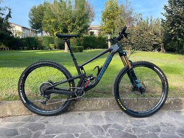 Santa Cruz Hightower CC X01 Gloss Carbon L Bici