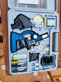 Kit piccolo chimico con microscopio per esperiment