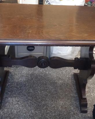 Tavolo in legno massello 