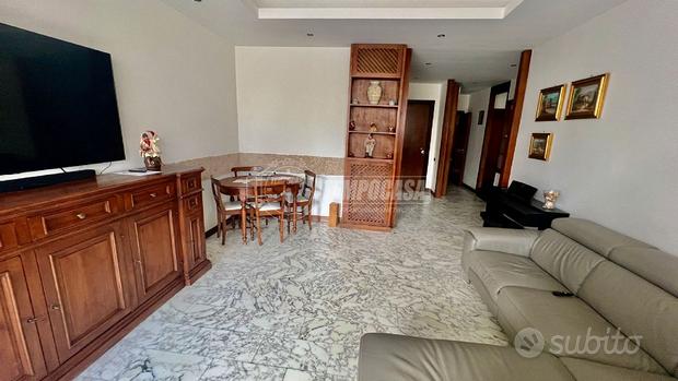 Appartamento a Napoli 4 locali