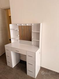 Mobiletto/scrivania da trucco
