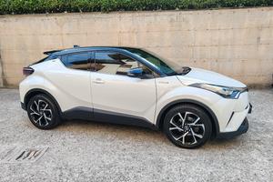 Toyota chr ibrida stile 
