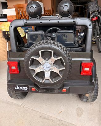 Auto elettrica per bambini Jeep Wralmngler nera