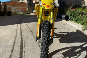 Moto cross enduro Suzuki RM 250