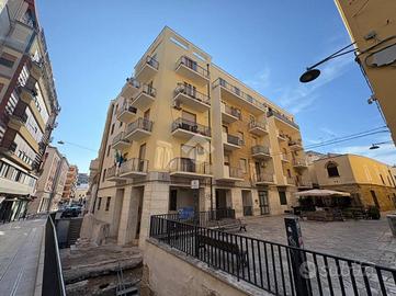 3 LOCALI A BRINDISI