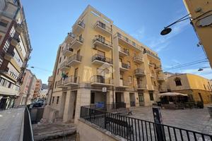 3 LOCALI A BRINDISI