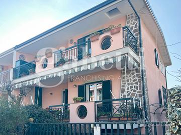 Villa bifamiliare Giugliano in Campania (Lago Patr