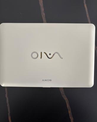 Computer portatile bianco