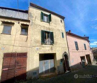 3 LOCALI A VALENTANO