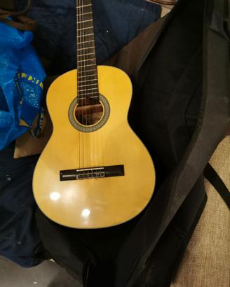 Chitarra classica con custodia