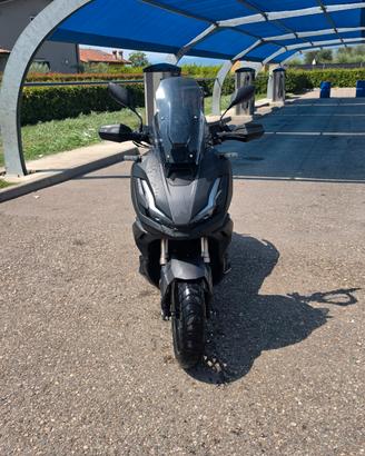 Honda ADV 350 CON  2.000 KM 4.900€