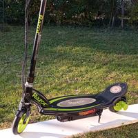 Monopattino elettrico Razor E90