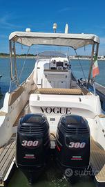 ZAR 97 Skydeck con 2 x 300 Hp Suzuki