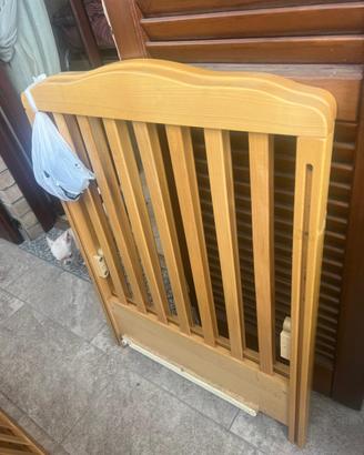 lettino per bambini in legno