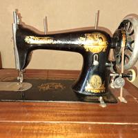Macchina da cucire Singer vintage storica