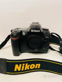 Nikon D70s corpo e accessori + teleobiettivo