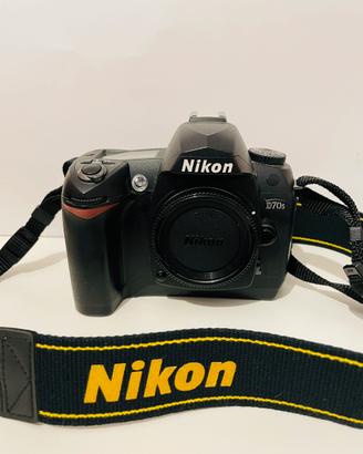 Nikon D70s corpo e accessori + teleobiettivo