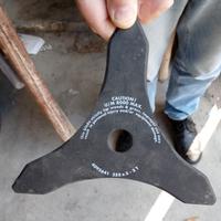 Lama per decespugliatore a tre denti