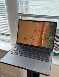 MacBook Pro M4, 16GB, 1TB SSD