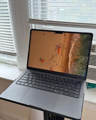 MacBook Pro M4, 16GB, 1TB SSD